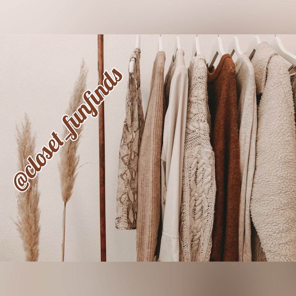 @closet_funfinds          5 Star Customer Review and Rating